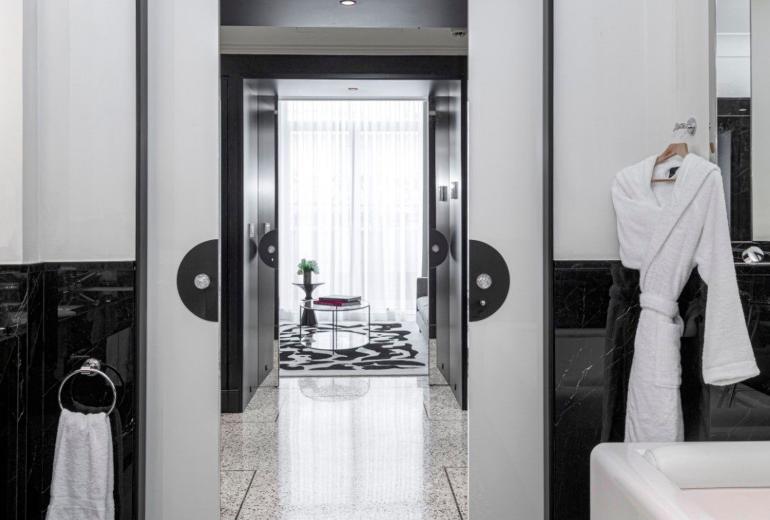 Azu060 - 1250 sqm luxury penthouse with terrace