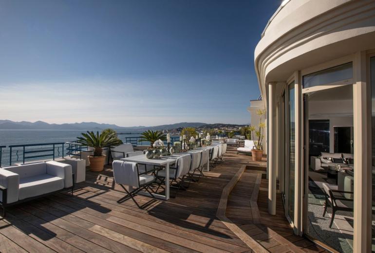 Azu060 - 1250 sqm luxury penthouse with terrace