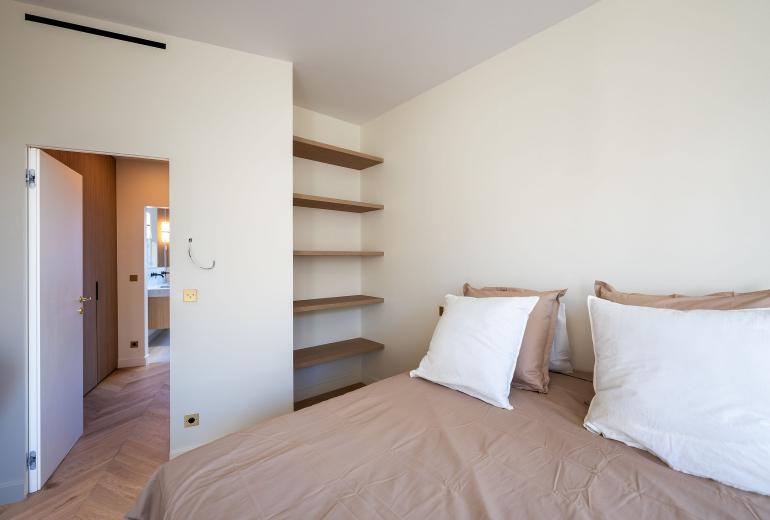 Par157 - Appartement de 3 chambres proche d'Opéra