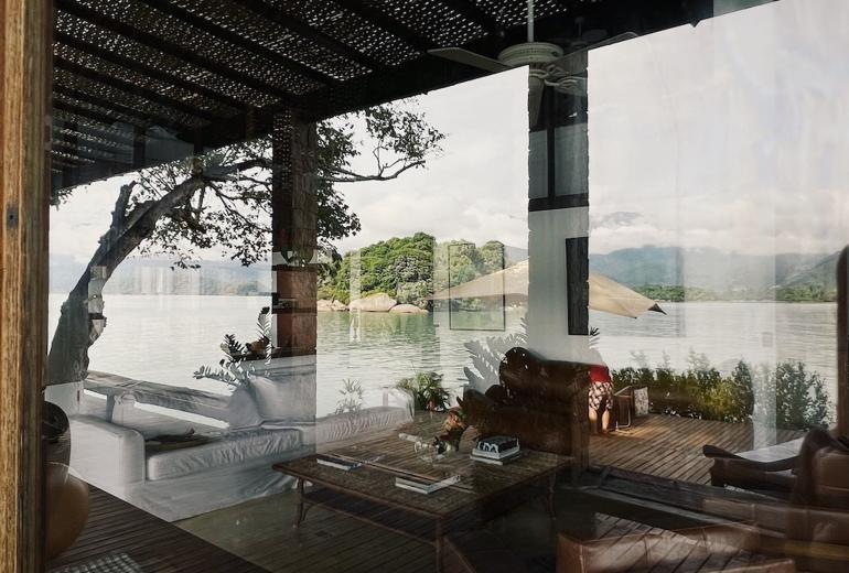 Pty015 - Private island in Paraty