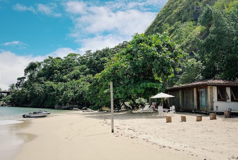 Pty015 - Private island in Paraty