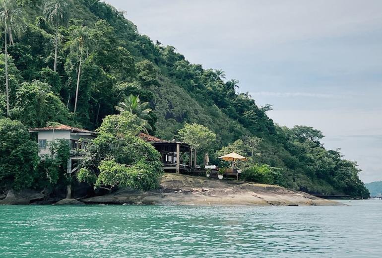 Pty015 - Private island in Paraty