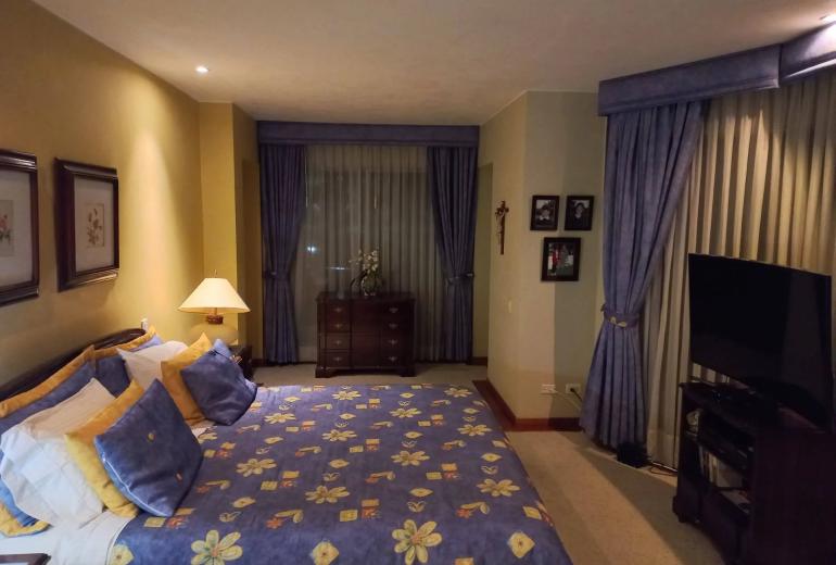 Bog900 – Amplia casa en prestigioso condominio en Mosquera