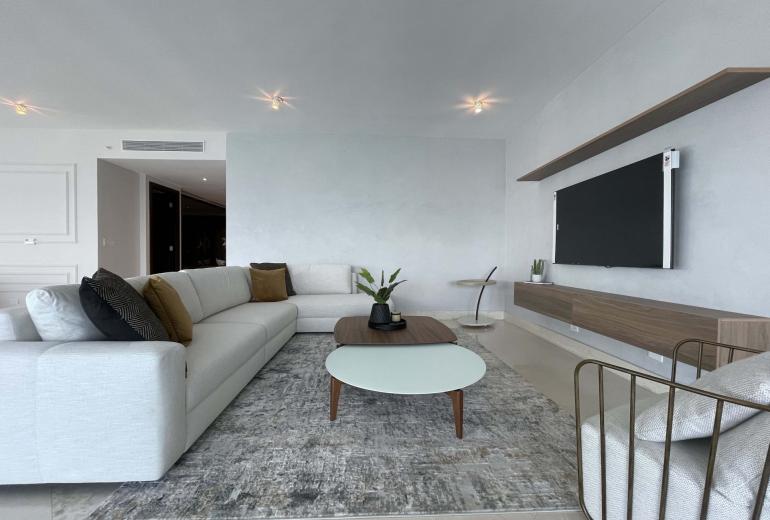 Pan044 - Luxury 4 bedroom apartment in Panama City