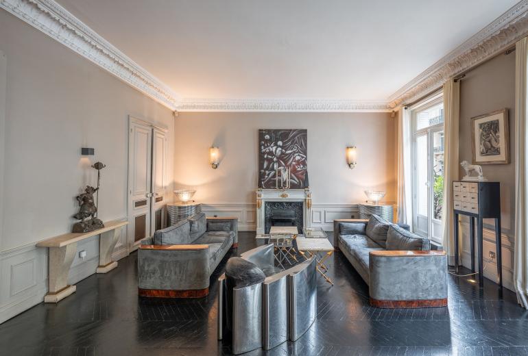 Par190 - Apartamento de recepción en Paris 8