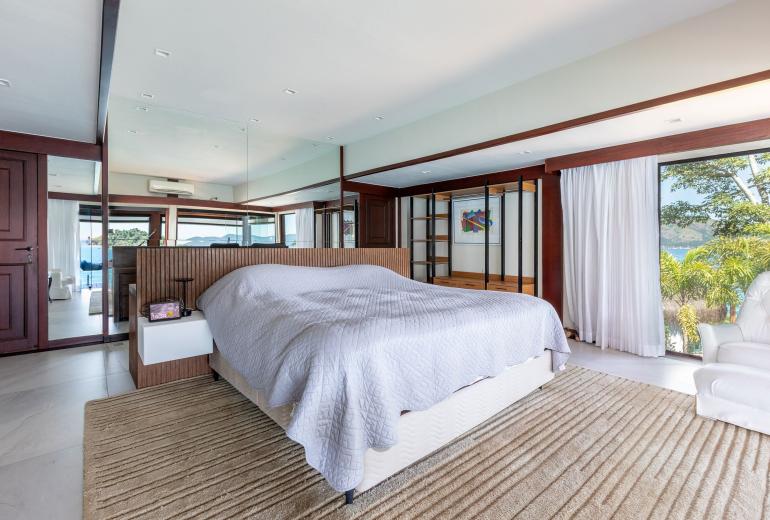 Ang064 - Maison de luxe en bord de mer à Angra dos Reis