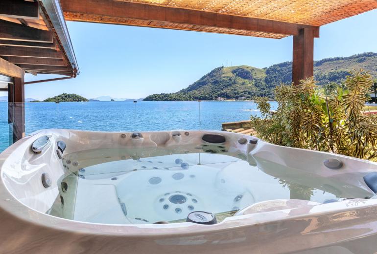 Ang064 - Maison de luxe en bord de mer à Angra dos Reis