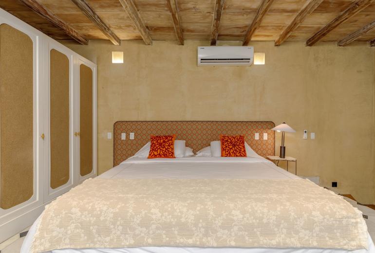 Car067 - Apartamento duplex en el Centro Histórico de Cartagena
