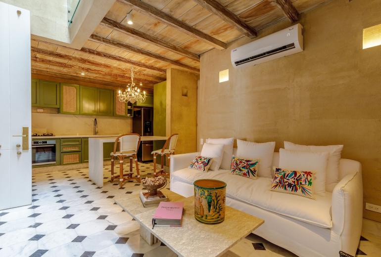Car067 - Apartamento duplex en el Centro Histórico de Cartagena