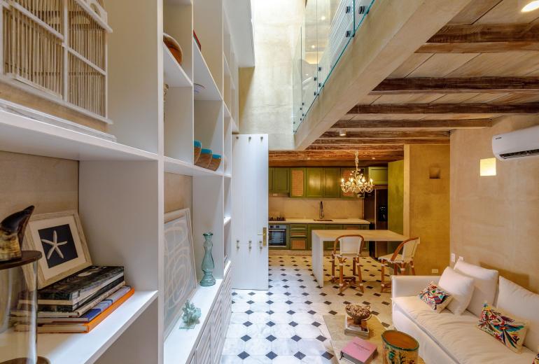 Car067 - Apartamento duplex en el Centro Histórico de Cartagena