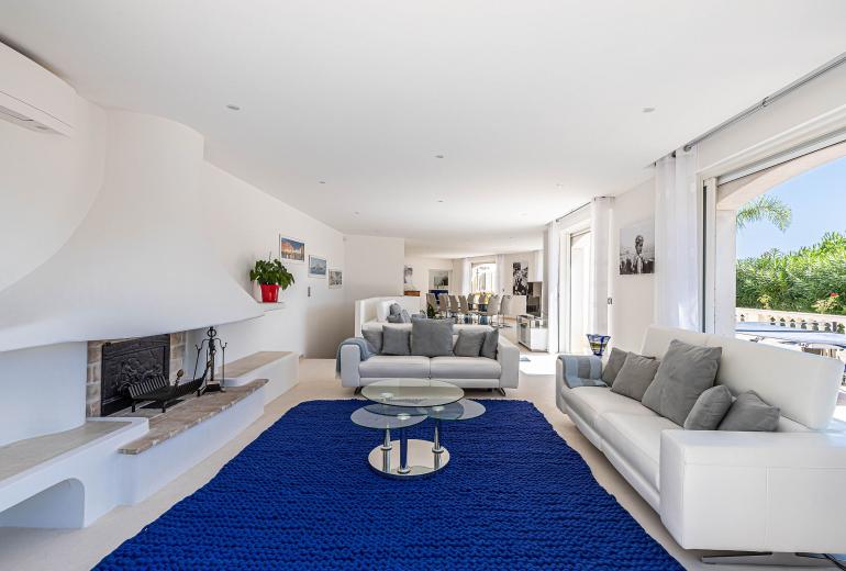 Azu132 - Villa d’Exception à Louer à Super Cannes