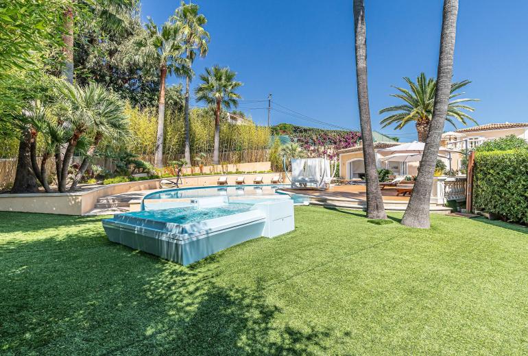 Azu132 - Villa d’Exception à Louer à Super Cannes