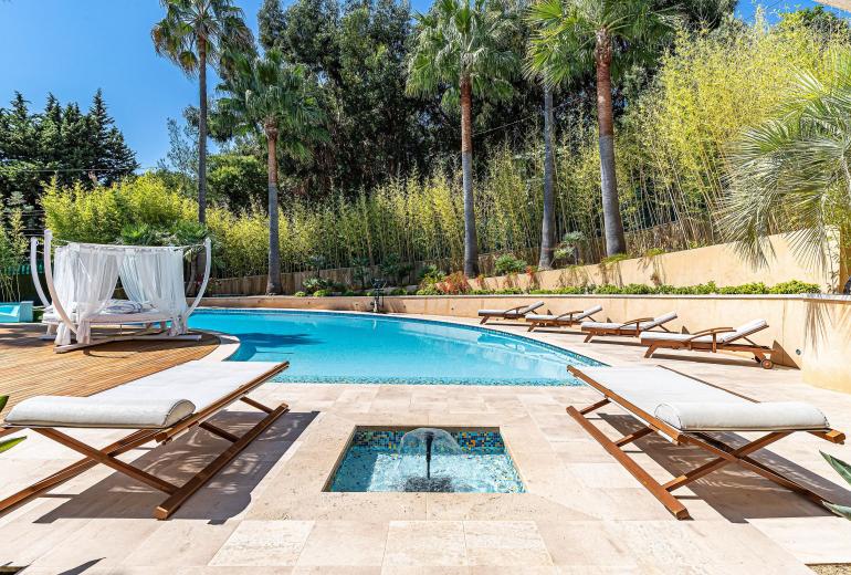 Azu132 - Villa d’Exception à Louer à Super Cannes