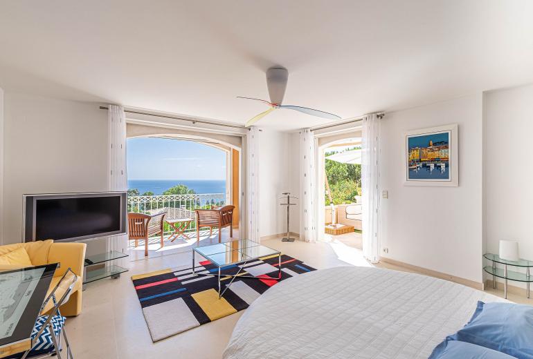 Azu132 - Villa d’Exception à Louer à Super Cannes