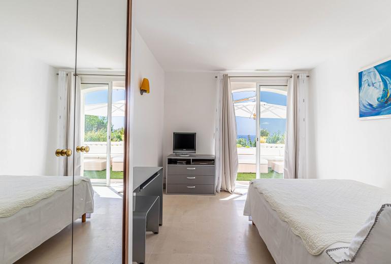 Azu132 - Villa d’Exception à Louer à Super Cannes