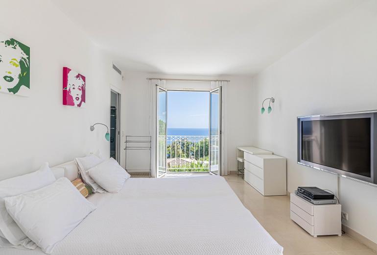 Azu132 - Villa d’Exception à Louer à Super Cannes