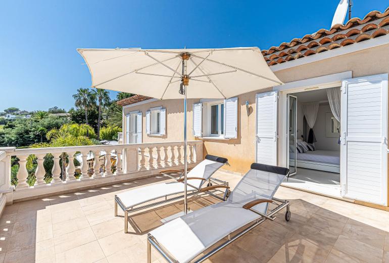 Azu132 - Villa d’Exception à Louer à Super Cannes