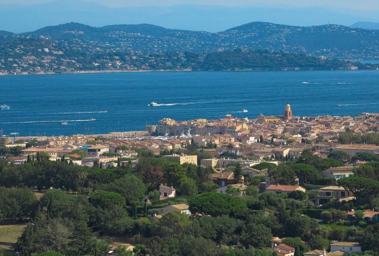 Azu068 - Villa avec Vue sur Saint-Tropez