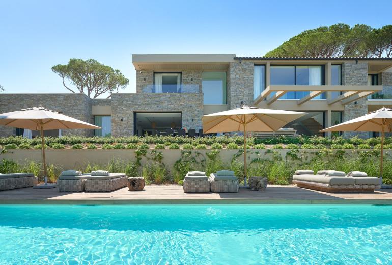 Azu068 - Villa avec Vue sur Saint-Tropez