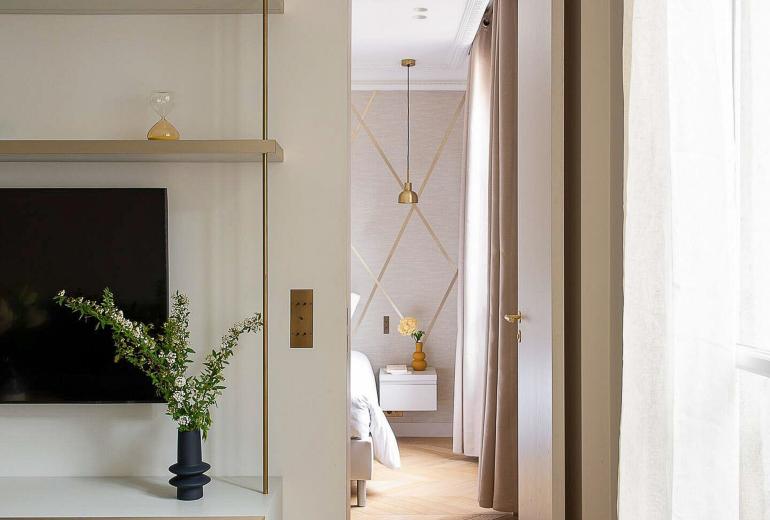 Par053 - Appartement de 6 chambres avec gym