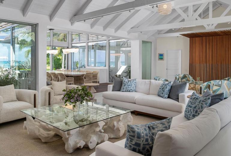 Tci007 - Luxury beachfront villa in Grace Bay