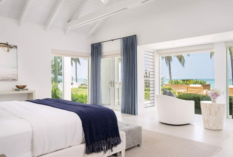 Tci007 - Luxury beachfront villa in Grace Bay