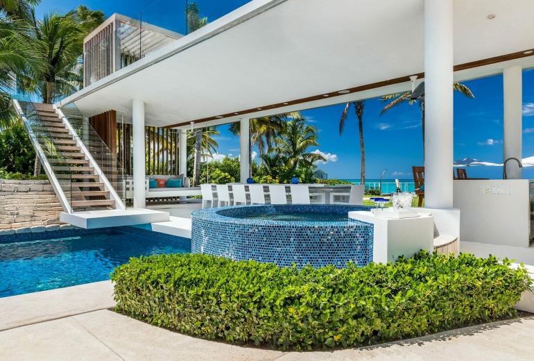 Tci007 - Villa de luxe en bord de mer à Grace Bay