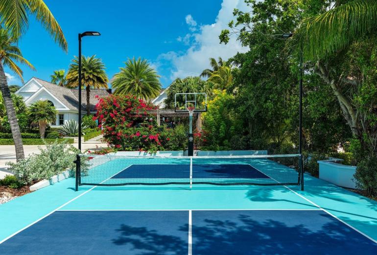 Tci007 - Luxury beachfront villa in Grace Bay