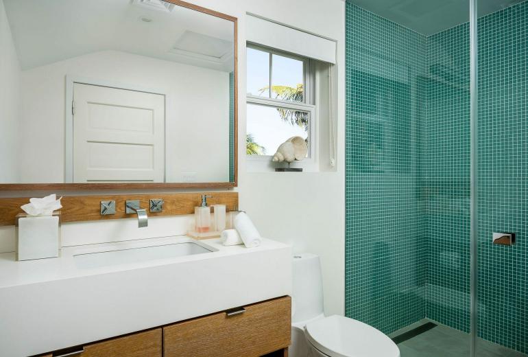 Tci007 - Luxury beachfront villa in Grace Bay