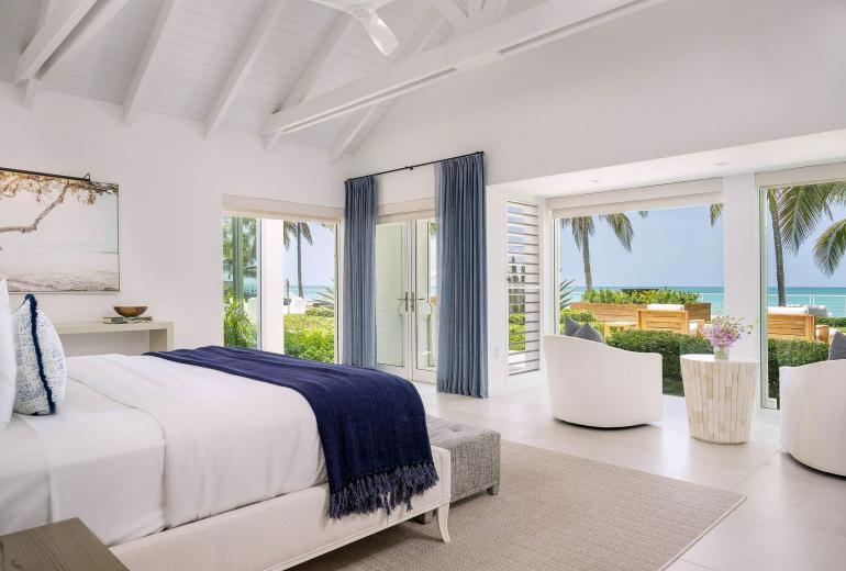 Tci007 - Luxury beachfront villa in Grace Bay