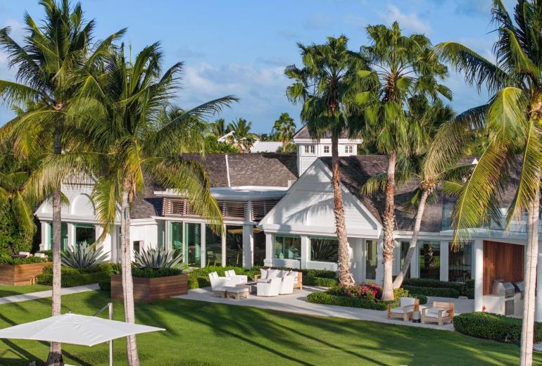 Tci007 - Luxury beachfront villa in Grace Bay