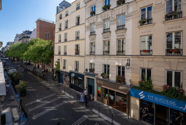 Par050 - Parisian townhouse with 4 bedrooms