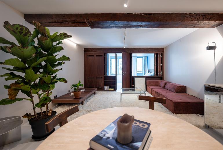 Par050 - Parisian townhouse with 4 bedrooms