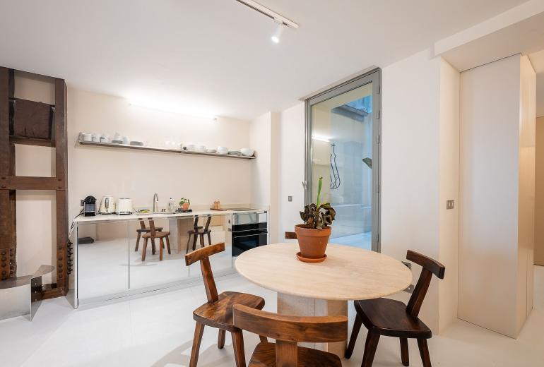Par050 - Parisian townhouse with 4 bedrooms