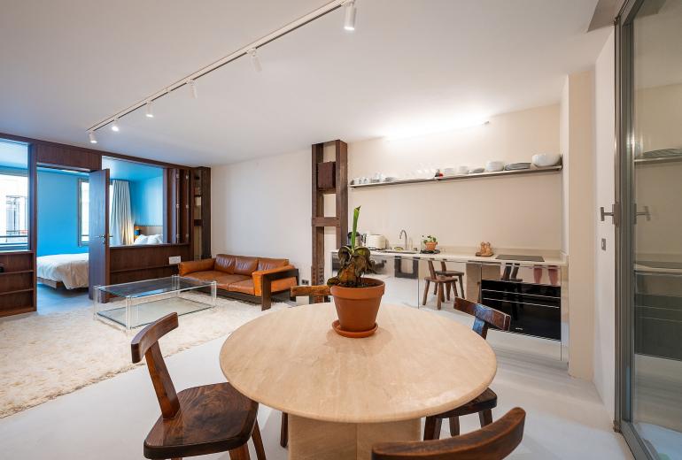 Par050 - Parisian townhouse with 4 bedrooms