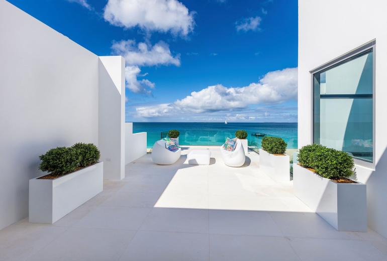 Aia003 – Beachfront villa in Meads Bay, Anguilla