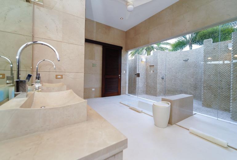 Aia003 – Beachfront villa in Meads Bay, Anguilla