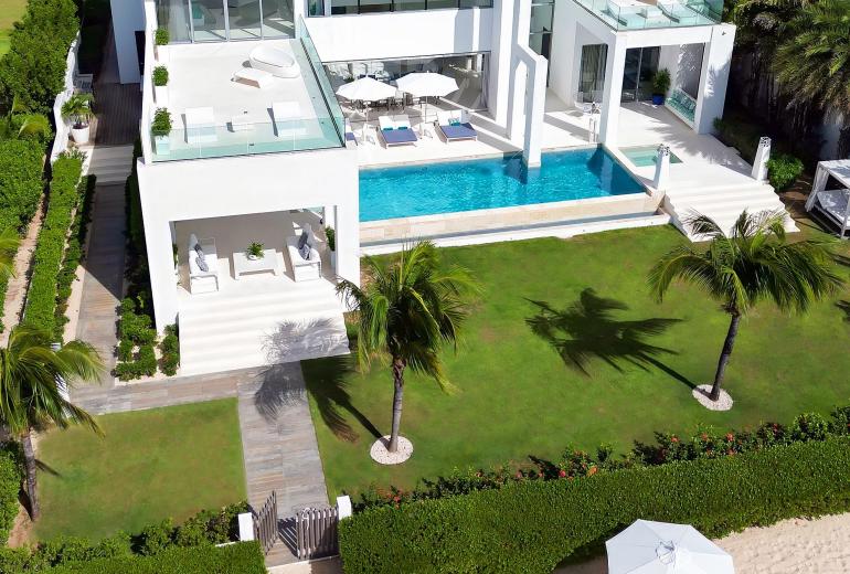Aia003 – Beachfront villa in Meads Bay, Anguilla