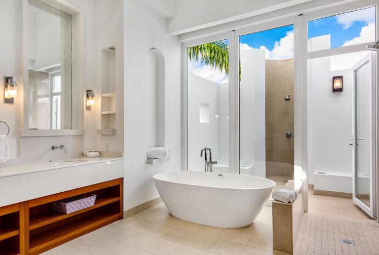 Aia007 – Modern villa with pool in West End, Anguilla
