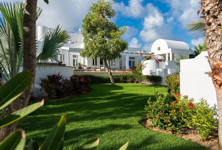Aia007 – Modern villa with pool in West End, Anguilla