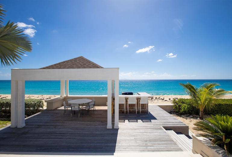 Sxm002 – Modern beachfront villa on Baie Longue Beach