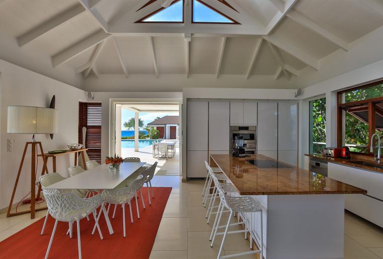Sxm002 – Modern beachfront villa on Baie Longue Beach