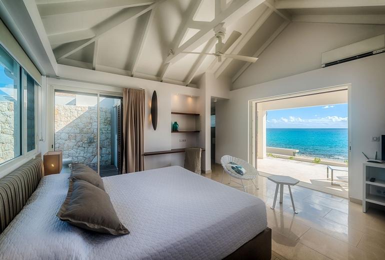 Sxm002 – Modern beachfront villa on Baie Longue Beach