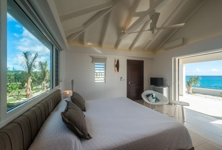 Sxm002 – Modern beachfront villa on Baie Longue Beach