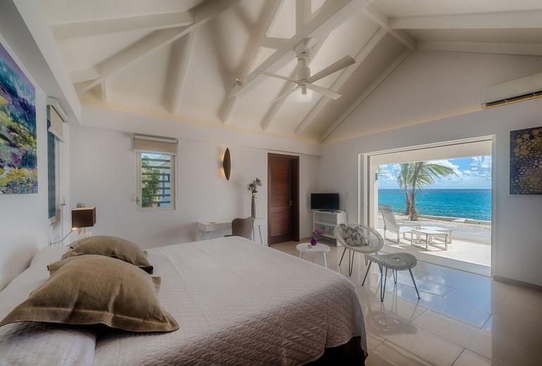 Sxm002 – Modern beachfront villa on Baie Longue Beach