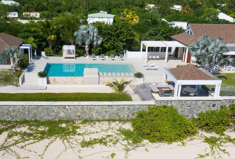 Sxm002 – Modern beachfront villa on Baie Longue Beach
