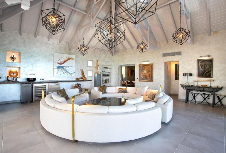 Sxm004 – Luxury beachfront villa with spa on Baie Rouge