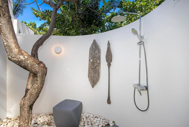 Sxm004 – Luxury beachfront villa with spa on Baie Rouge