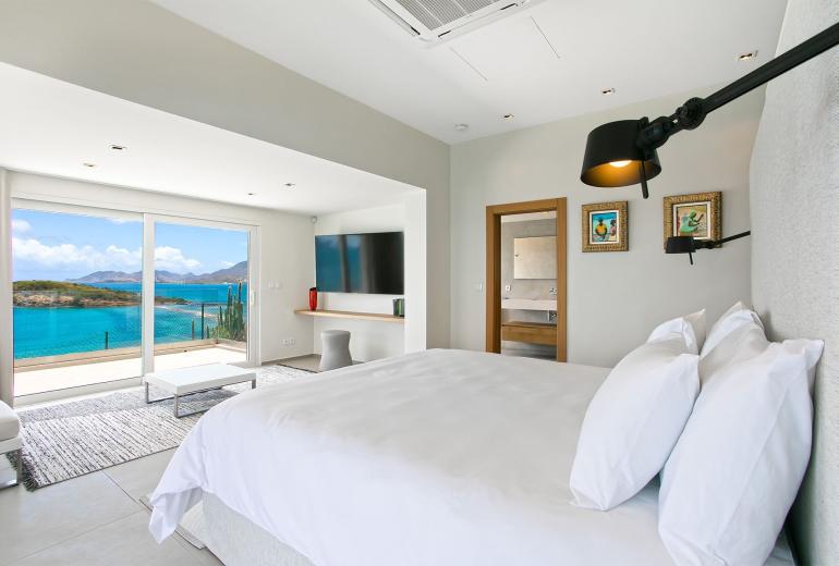 Sxm005 – Oceanview villa above Baie Rouge Beach
