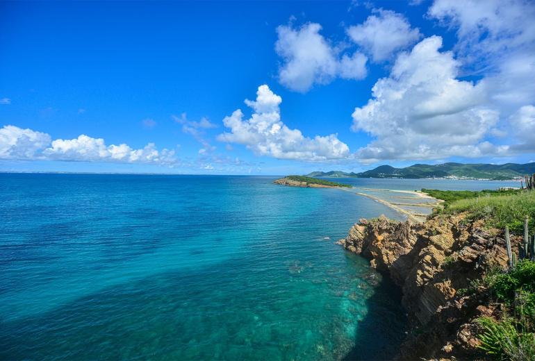 Sxm005 – Oceanview villa above Baie Rouge Beach